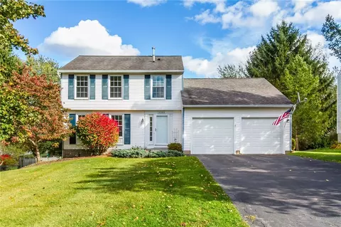 3261 Evergreen Cir, Walworth, NY 14568