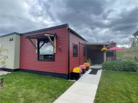 42 Solar Dr, Geneva, NY 14456