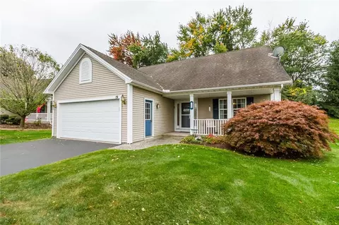 19 Winter Rdg, Ogden, NY 14559
