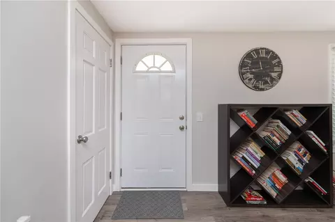 288 Spencer Rd, Irondequoit, NY 14609 photo 4