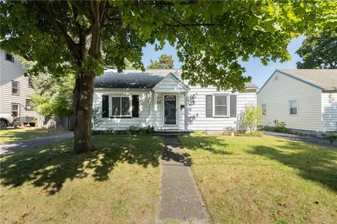 288 Spencer Rd, Irondequoit, NY 14609 photo 1