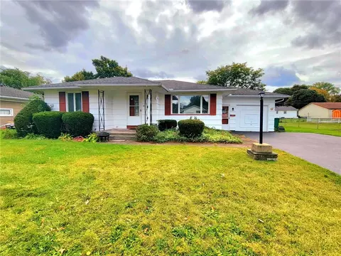 55 Fleetwood Dr, Irondequoit, NY 14609