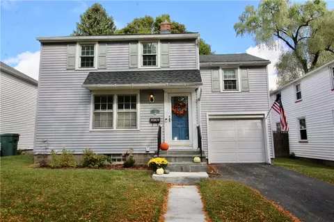 136 Colebourne Rd, Rochester, NY 14609
