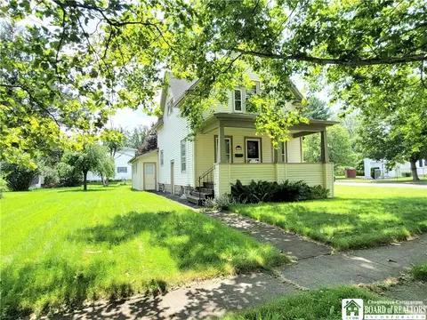 135 Wilton Ave, Jamestown, NY 14701