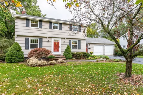 65 Dartford Rd, Rochester, NY 14618