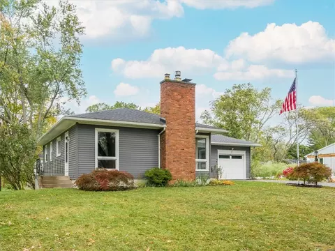14 Valley Stream Rd, Penfield, NY 14526