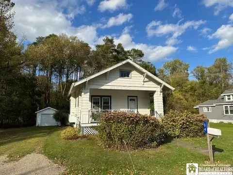 34 E 5th St, Ellicott, NY 14701