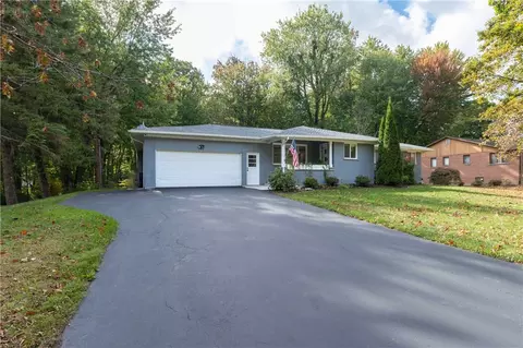 793 John Glenn Blvd, Webster, NY 14580