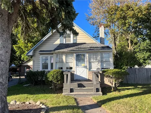 1892 Chili Ave, Gates, NY 14624
