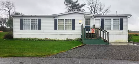 47 Green Village Dr, Lima, NY 14485