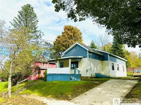 29 Kinney St, Jamestown, NY 14701