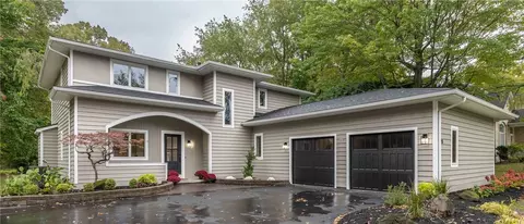 428 Bartell Ln, Webster, NY 14580