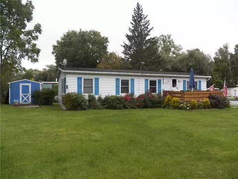 35 Parkwood Ln, Livonia, NY 14480