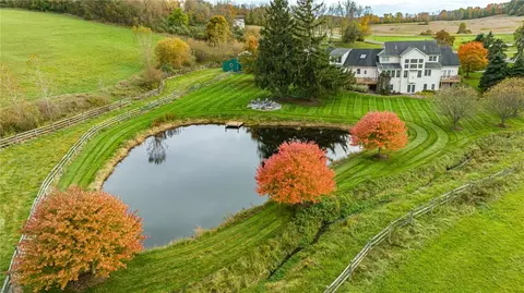 127 Blazey Rd, Victor, NY 14564