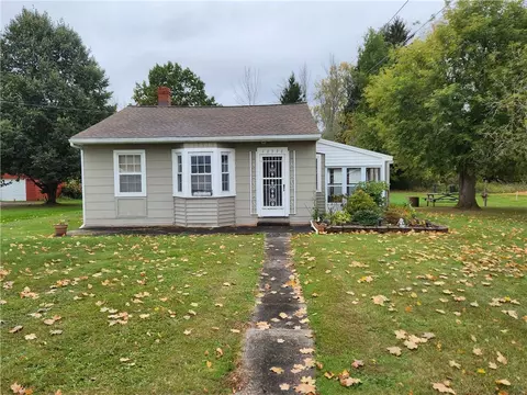 16596 Ridge Rd, Murray, NY 14470