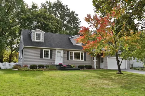 282 Galahad Dr, Rochester, NY 14623