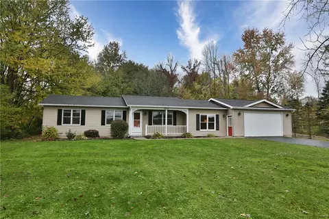 6015 Pease Rd, Williamson, NY 14589