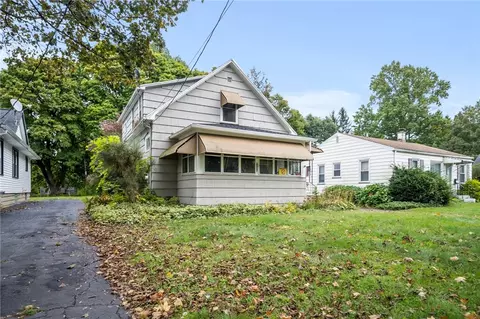177 Lake Breeze Rd, Greece, NY 14616