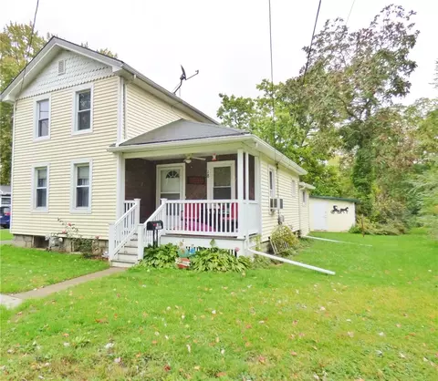 18 E Kendig St, Waterloo, NY 13165