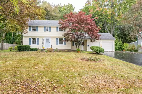 119 London Rd, Webster, NY 14580