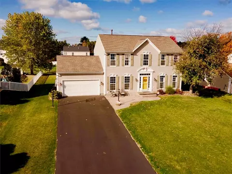 619 Morning Glory Dr, Webster, NY 14580