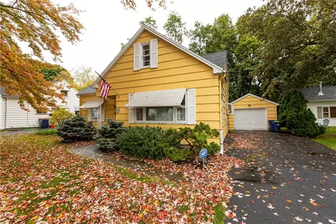 52 Clarington St, Irondequoit, NY 14609