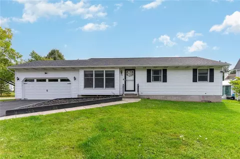 154 Battle Green Dr, Chili, NY 14624