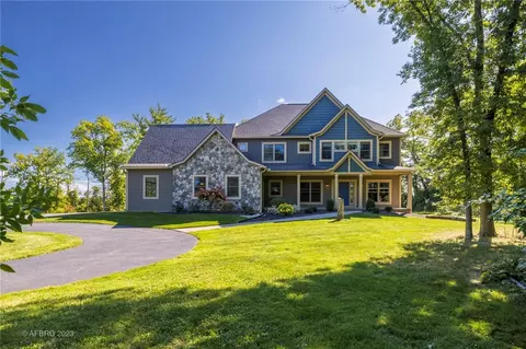 2 Cam Trl, Clarkson, NY 14420