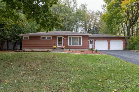 222 Helen Rd, Rochester, NY 14623