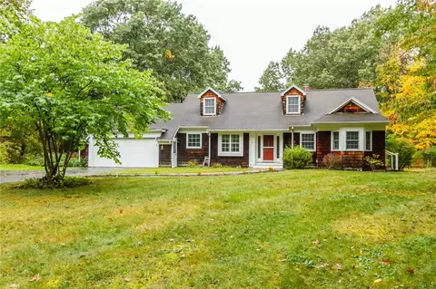 170 Bluhm Rd, Perinton, NY 14450