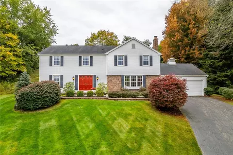 7 Woods End, Pittsford, NY 14534