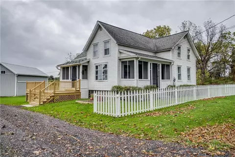 44 Pre Emption Rd, Geneva, NY 14456