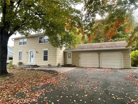 941 Joylene Dr, Webster, NY 14580 photo 2