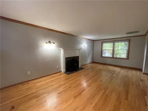 941 Joylene Dr, Webster, NY 14580 photo 4