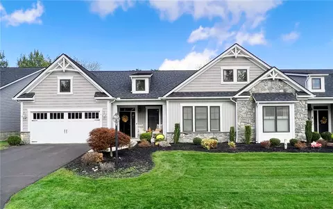 8 River Birch Ln, Webster, NY 14580