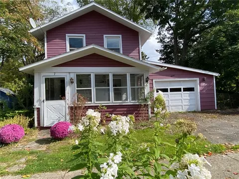 7 South Ave, Bloomfield, NY 14469