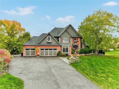 1009 Wickerton Ln, Webster, NY 14580