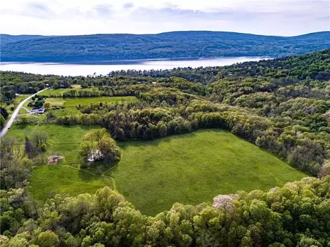 6130 S Vine Valley Rd, Middlesex, NY 14507