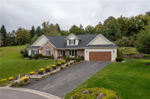 7359 Sachem Trl, Victor, NY 14564