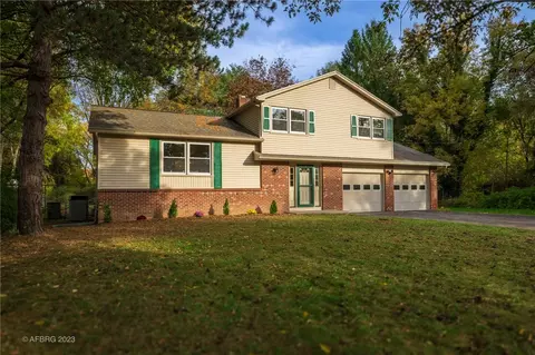 1670 Jackson Rd, Penfield, NY 14526