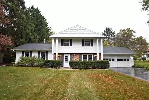 765 Newberry Ln, Webster, NY 14580