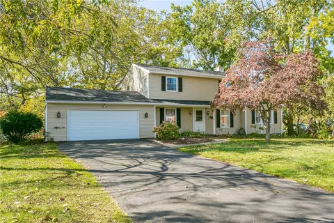 1739 Scribner Rd, Penfield, NY 14526