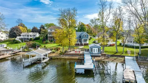 8341 Graves Point Rd, Huron, NY 14590
