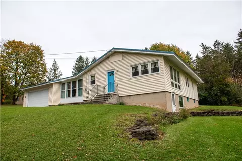 4864 Bethel Rd, Cazenovia, NY 13035