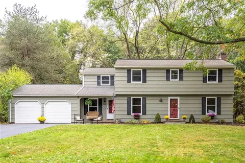 8 Rosewood Dr, Pittsford, NY 14534