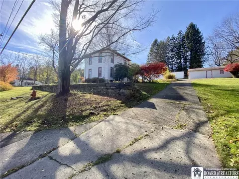 12 Prospect St, Cuba, NY 14727