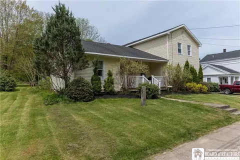 33 North St, Harmony, NY 14767