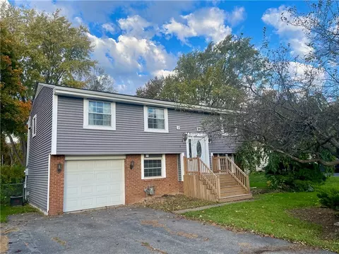 19 Cross Gates Rd, Gates, NY 14606