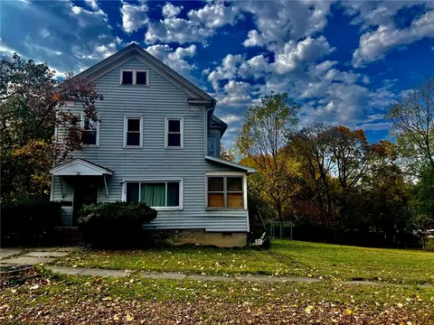 33 Arch St, Auburn, NY 13021