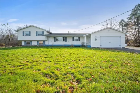 3365 Brick Schoolhouse Rd, Hamlin, NY 14464